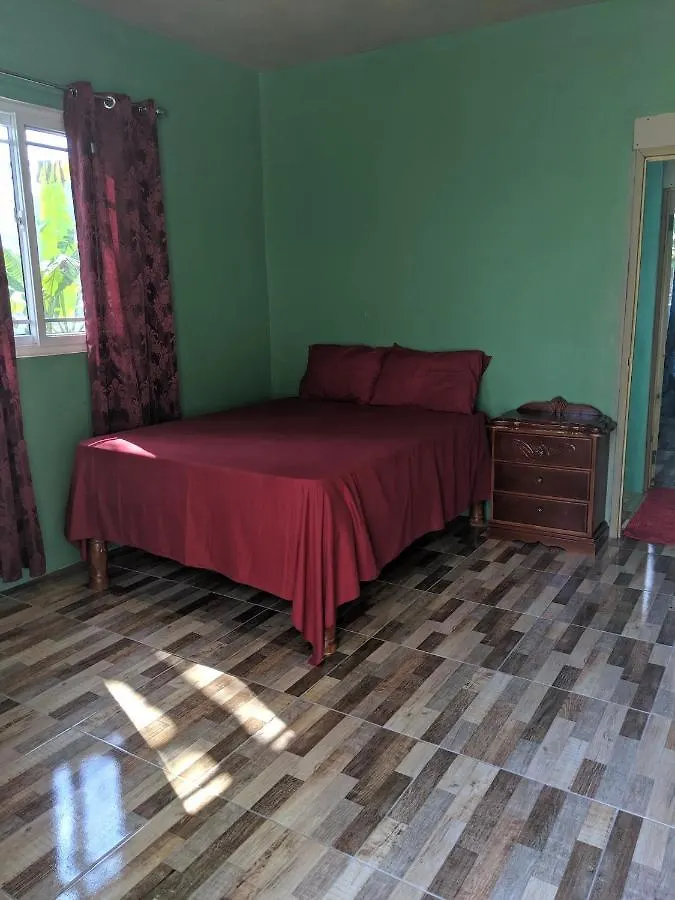 O & G Guesthouse Accompong Maroon