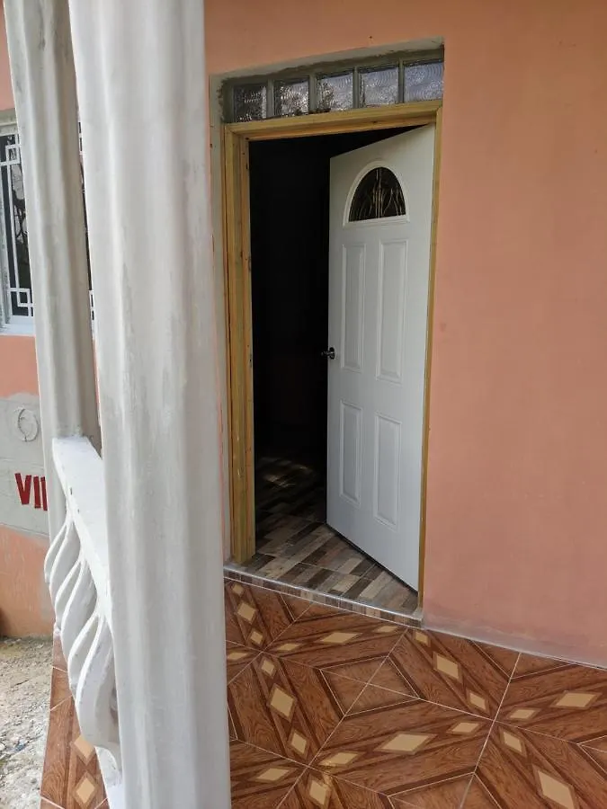 O & G Guesthouse Accompong Maroon