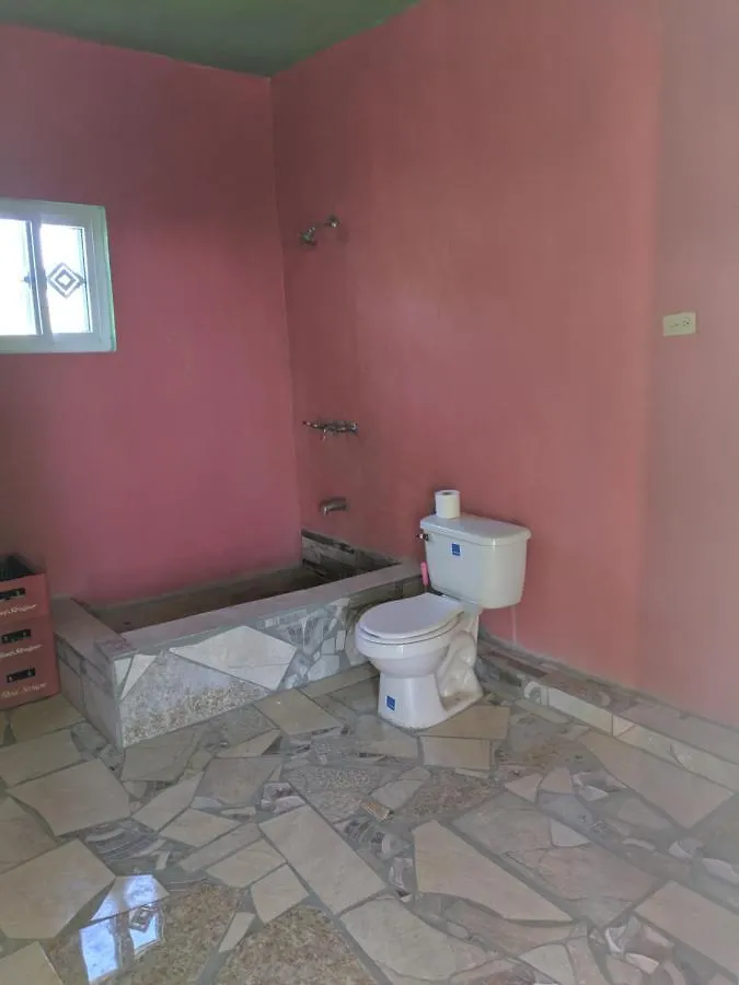 O & G Guesthouse Accompong Maroon Pensionat